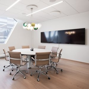 Una Chair executive seating collection by ICF, mesh and leather versions
