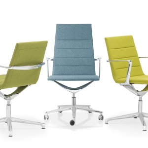 Closed die-cast aluminium armrests of the Valea Chair