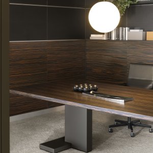 Service cabinet with electrically raised top