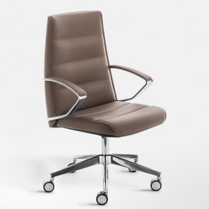 Plain padding on the high back of the Klivia executive office chair