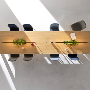 Kyo Sit to Stand desk with height-adjustable top