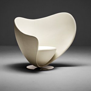 Mon Coeur sofa by LaCividina from the front, both ends rising to a point