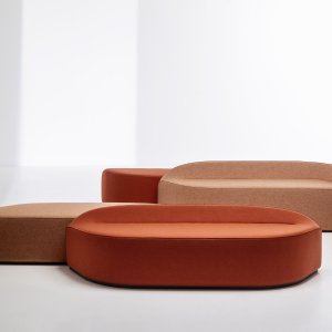 Visitor chairs Waves by LaCividina in a reception area