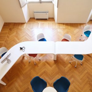 Adjustable glides on the Brunch structure by Lapalma