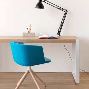 Height-adjustable version of the Cut chair