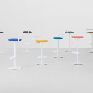 Powder-coated steel frame of the MAK stool by Lapalma