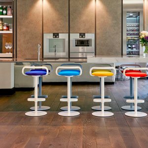 Ring-shaped footrest of the Lapalma MAK stool