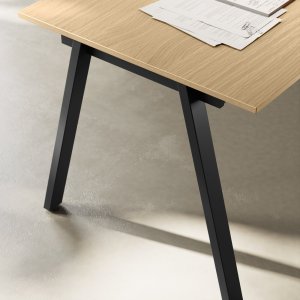 5th Element pedestal on wheels with pivoting colour-matched handle