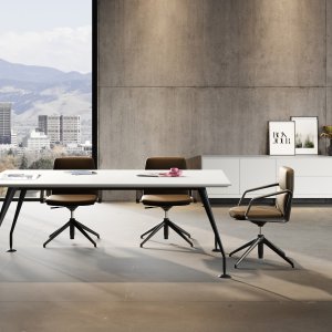 Rear-lacquered black glass top of the Énosi desk with flat polished edge, detail