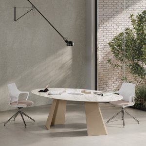 Full Monolith executive office by Las Mobili — desk, meeting table and coordinated storage