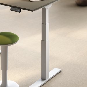 COMFORT control panel with memory functions on an UP Plus desk