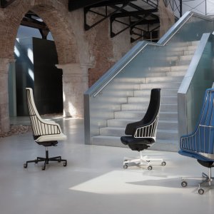 Executive office furnished with Italia chairs