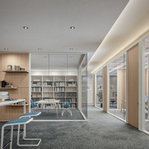 Hinged toughened glass door in the M1 partition wall — Quadrifoglio system