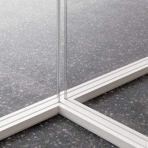 Satin glass for privacy in the M2 partition wall — Quadrifoglio system