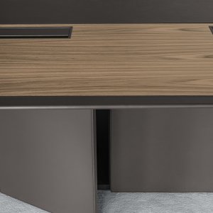 Table height at 73 centimetres