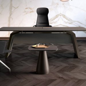 Metar executive desk by Bralco with ecomalta top