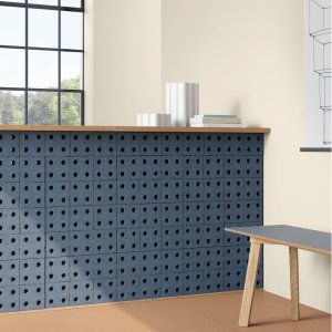 Bloc Grey wall as a meeting room backdrop