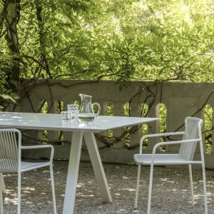 Small square Arki-Table ARKW5/2 with oak legs