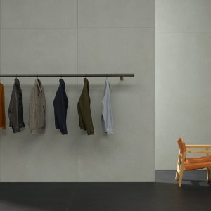 Executive corridor floored in Primavera Nero