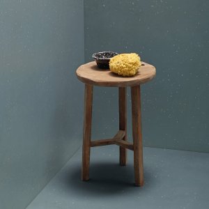 Bentwood chairs on a Primavera Bianco floor
