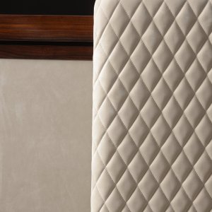 Royal cabinet with vertically quilted leather shoulder