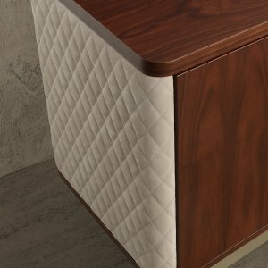 One-leg version of the Royal executive desk
