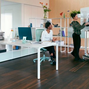 Ruby red se:air task chair at a home-working desk