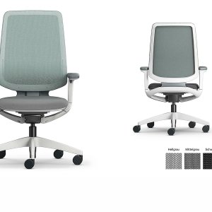 se:flex Sedus swivel chair seen from the side with 4D armrests and polished aluminium base