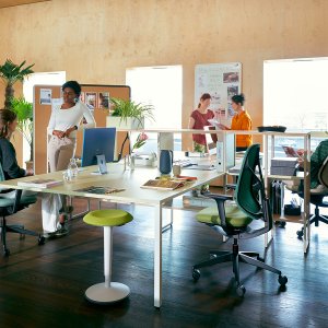se:kit conference swivel chair on a 4-star base with felt glides