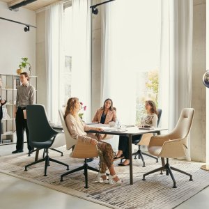 se:mission chairs by Sedus around a boardroom table