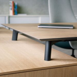 Anthracite oak veneered legs on se:vision