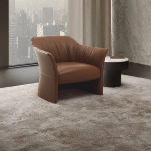 Visitor chairs Sella by i4Mariani in a reception area