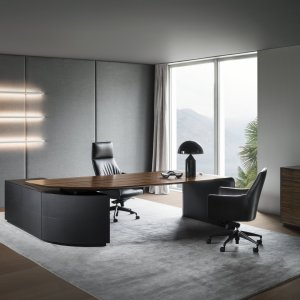 Siena desk in the lacquered top version