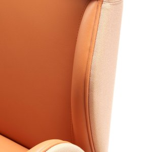 Fully upholstered SI version of the Suoni chair