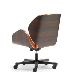 Suoni guest chair matching the executive armchair