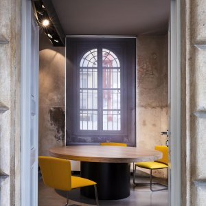 Executive desks Asymmetrical 307 × 200 cm in matt black lacquer