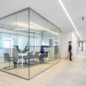 Fabric-clad W80 panels in a meeting room