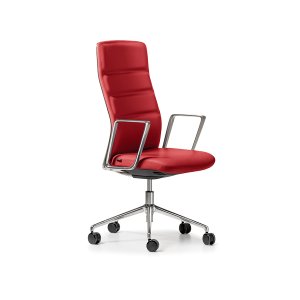 Polished aluminium frame of an executive office chair from Quinti