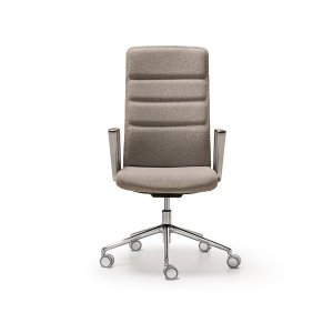 Executive office chair with 4D black polypropylene arms: That’s it Executive