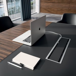 Two-sector X10 meeting table by Quadrifoglio