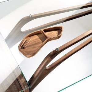Cantilevered open tray on the side of Cavour CM