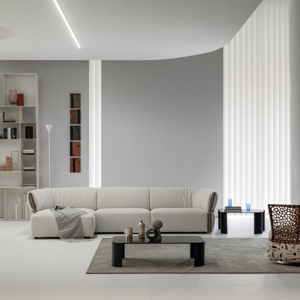 Cierre leather sofa and armchair in an office lounge