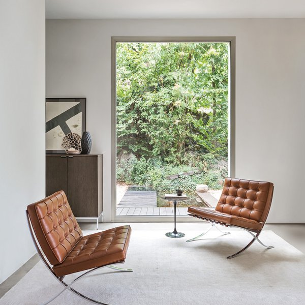 Knoll classics and office lines in a London headquarters